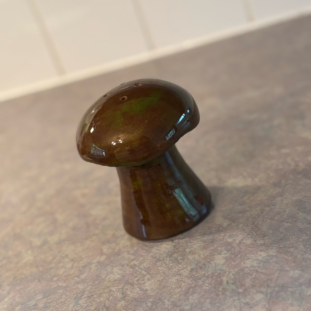 60's Ceramic Mushroom Shaker - Comet Shaker - 60's Mushroom - Fungi - Kitchen